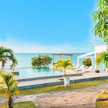 Eden Bay Hotel